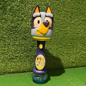 Little Kids Inc. Bluey Light & Sound Bubble Wand